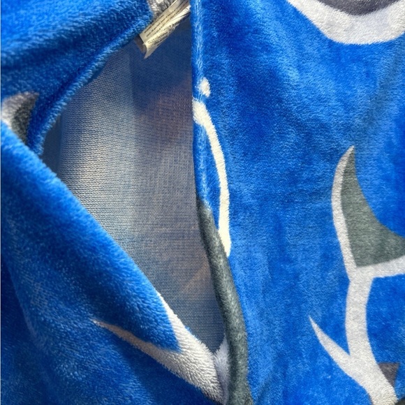 Sweet Dreams pillow case blue grey sharks and 20" shark plush sewn eyes - Picture 9 of 11